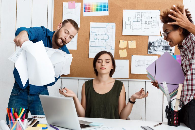 5 Claves para Fortalecer la Salud Mental en el Trabajo: Potencia el Bienestar de tu Equipo  🧠