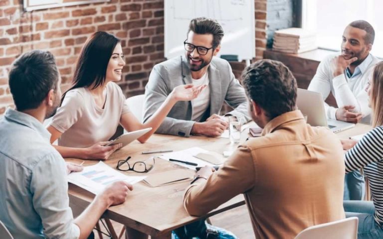 5 Técnicas de Comunicación Asertiva en el trabajo: Crea un Ambiente Laboral Positivo 📢